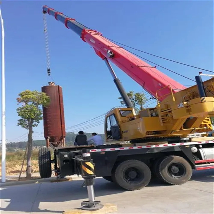 华南热作学院专业吊车租赁多少钱