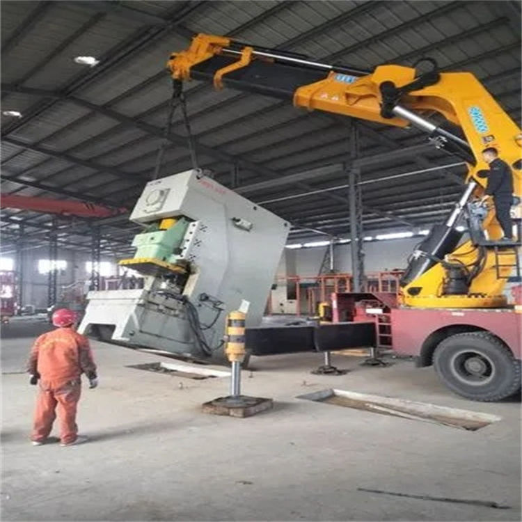 华南热作学院80吨折臂吊车出租附近电话